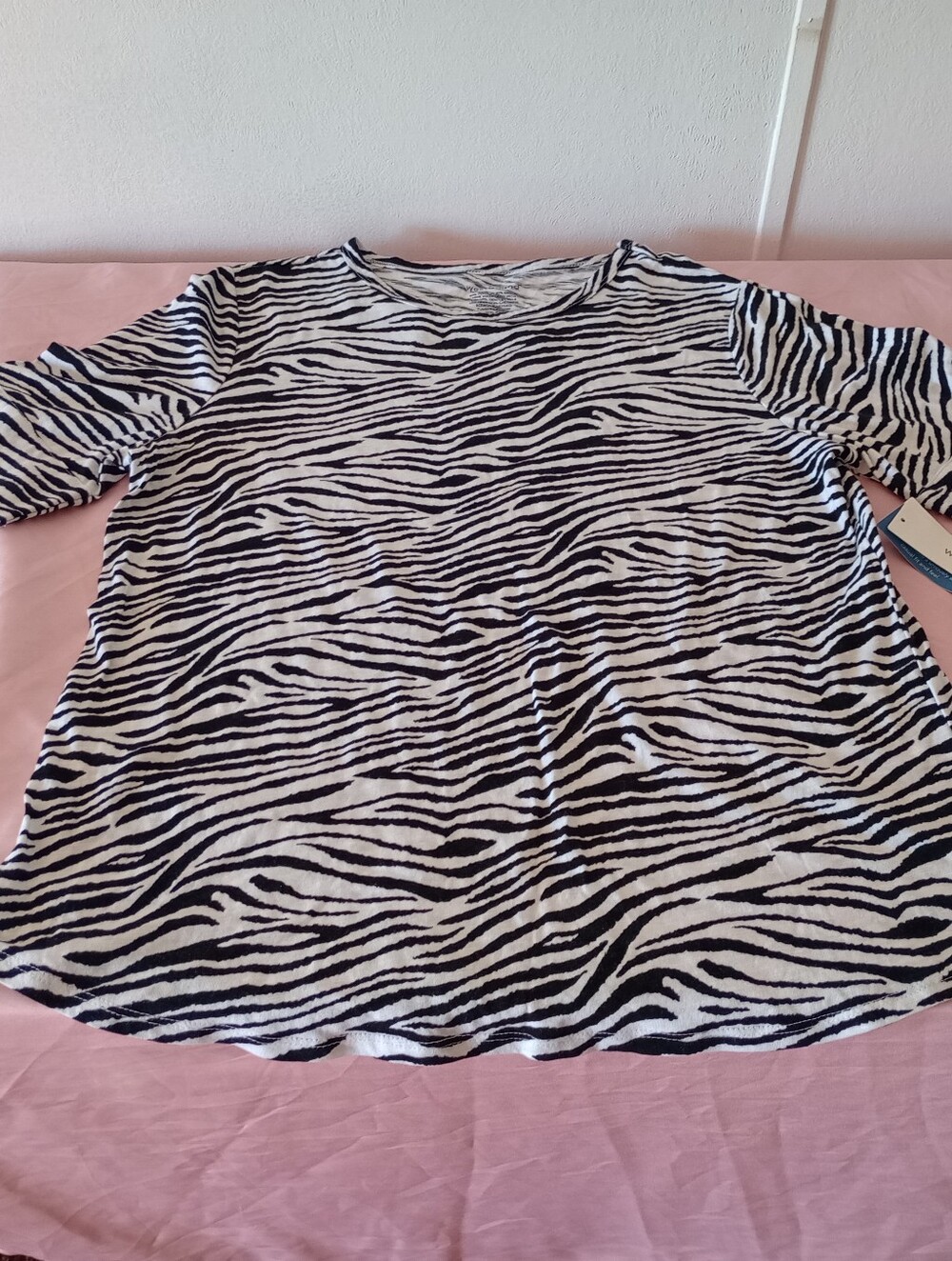 Brand new!!! Westbound Women's M Multicolor Animal Print Zebra Casual T-Shirt.